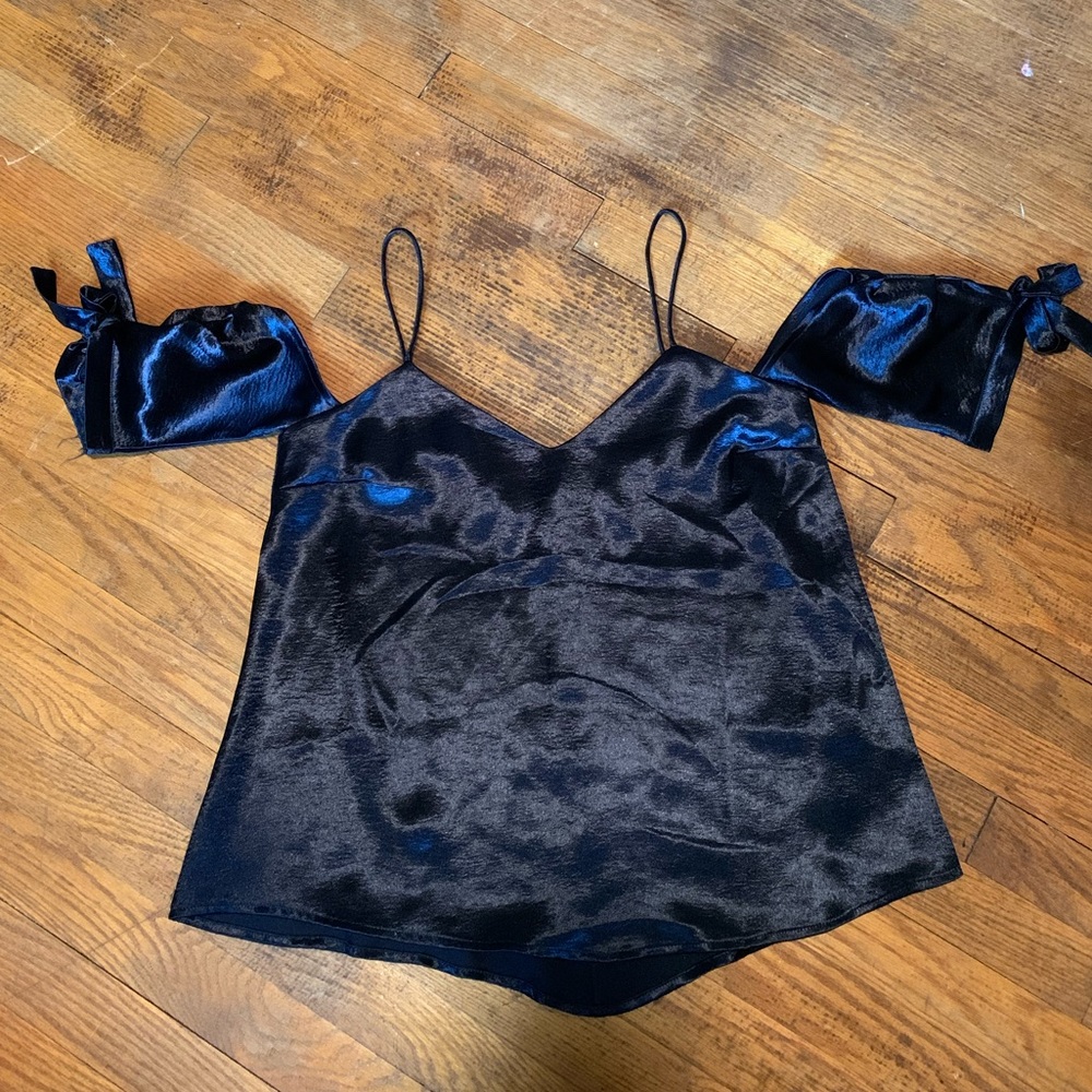 SHINY MIDNIGHT BLUE UO COLD SHOULDER TOP